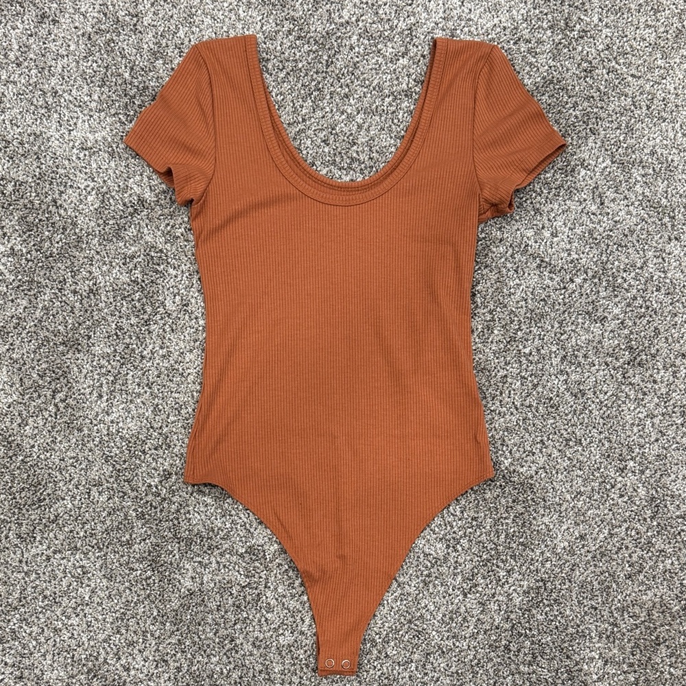 American Eagle Outfitters Ribbed Short Sleeve Bodysuit ~ Women's Size Small